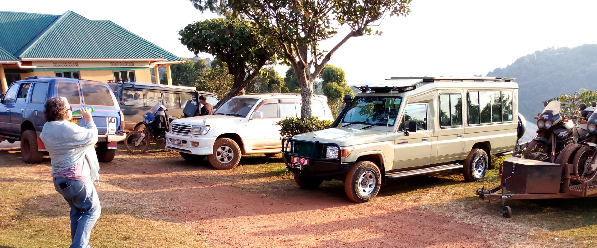 campsite-with-visitors